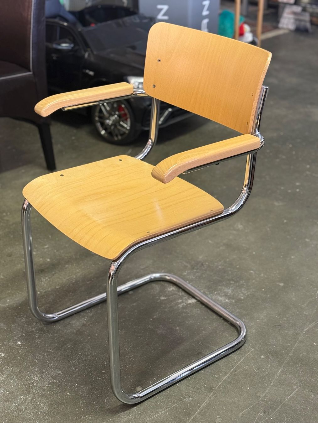Thonet Freischwinger Mit Armlehne