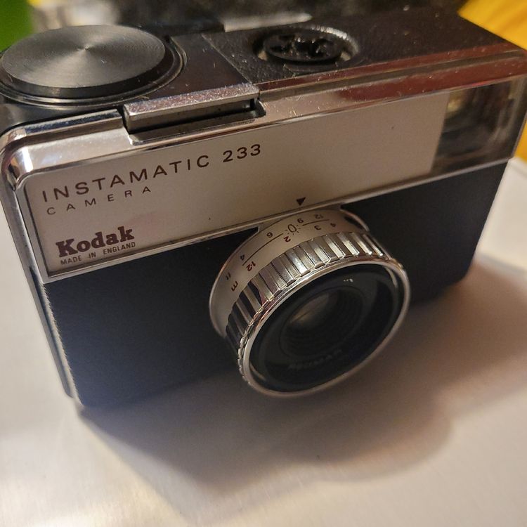 KODAK INSTAMATIC 25 Instamatic 255X - 126 Film Camera + Pellicule 126