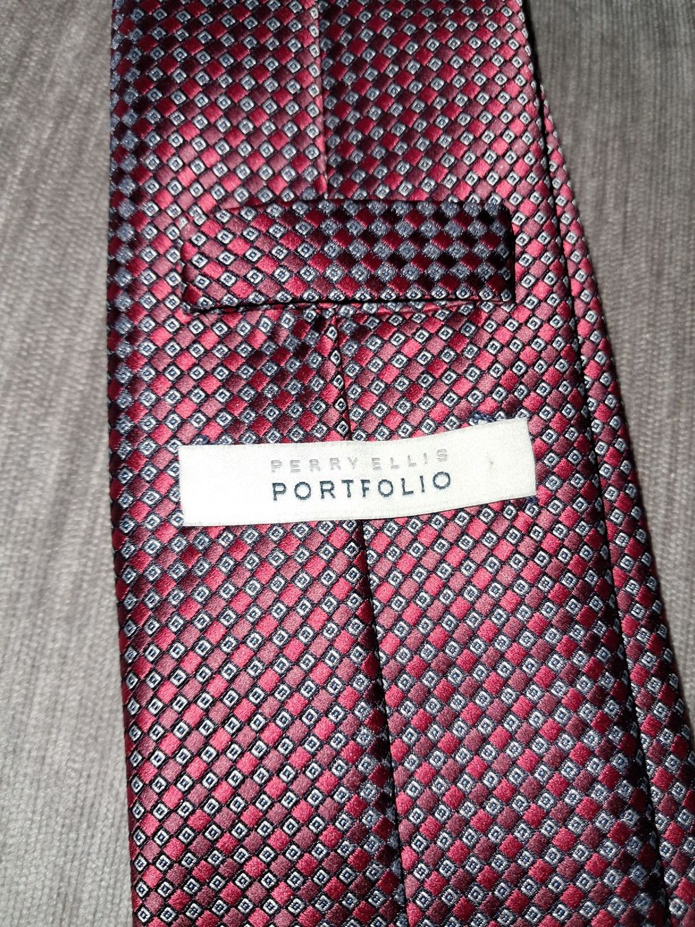Cravatte: Krawatte Perry Ellis Portfolio rot kariert Polyester – Nuovo e nell'imballaggio originale da Bassersdorf venduto da leader07