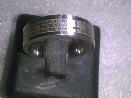 RING EDELSTHAL,,,MIT EIN KREUZ,,,SILBER FARBE,,,GLANZIG