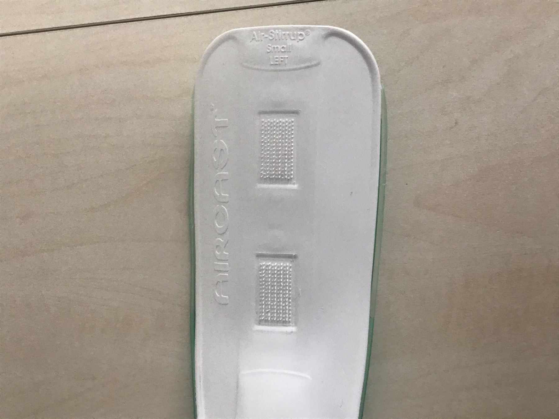 Schutz & Schoner: Orthese zur Stabilisierung - AIRCAST – Gebraucht aus Zug von Cry71 4