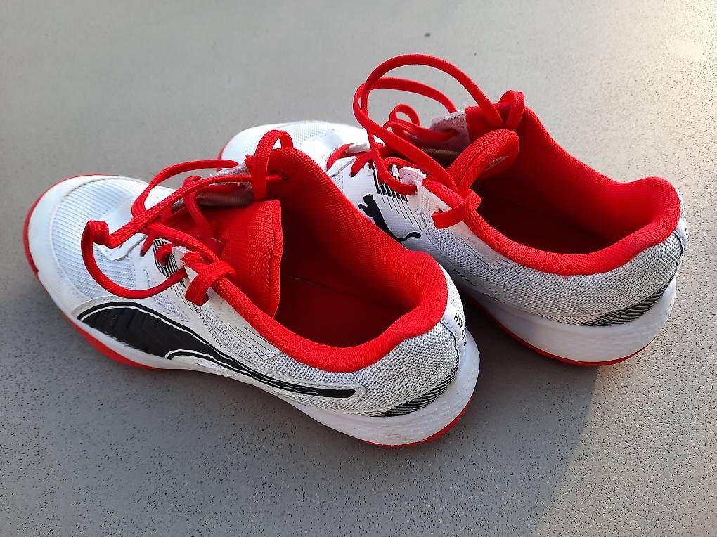 Scarpe per ragazzi: Tolle Hallenschuhe - Puma - Gr 37.5 – Usato da Langenthal venduto da Swissrunner 2