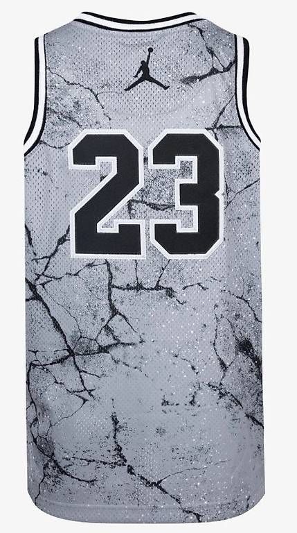 Costumi: Jordan 23 Top Cement Grey 147 - 163 – Usato da Mont sur Rolle venduto da Carole1012 1