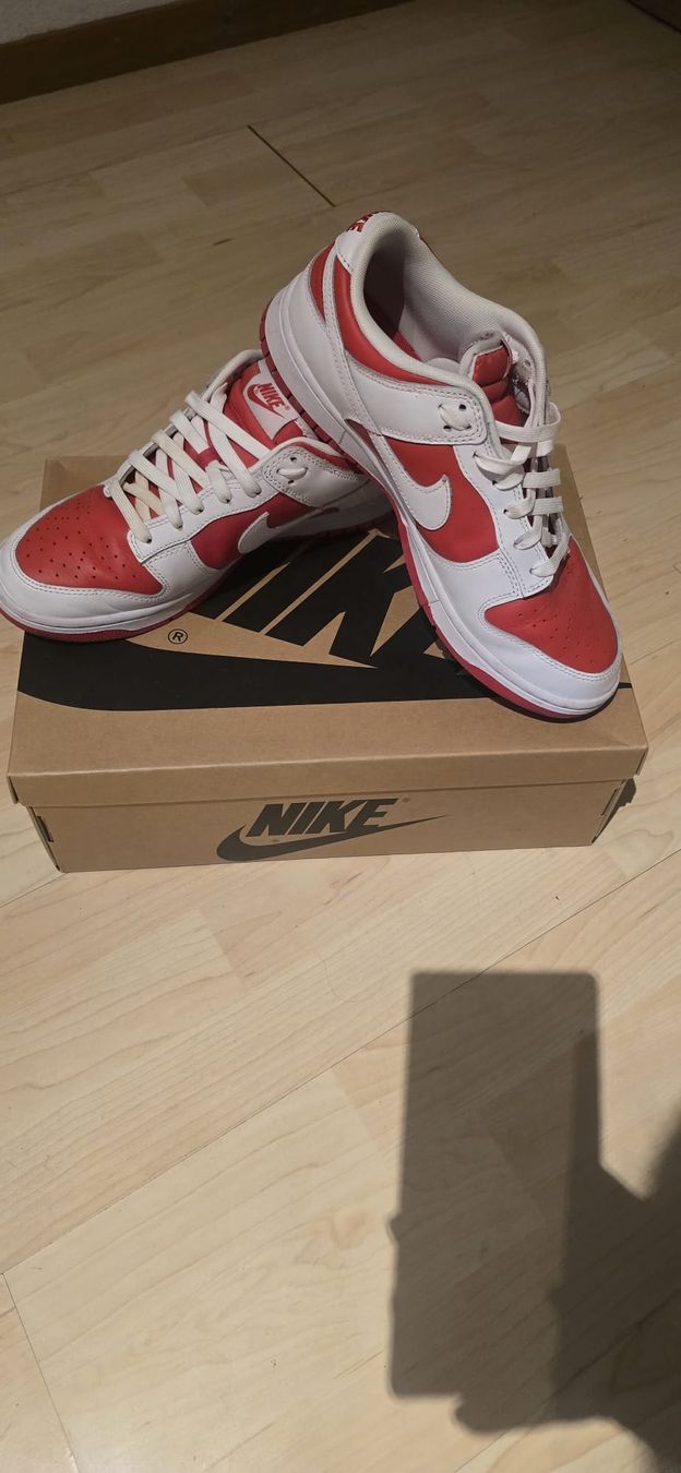 Scarpe da uomo: Baskets Nike Dunk Low blanc et rouge  – Usato da Fribourg venduto da val_wwb7