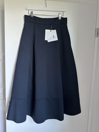 Stunning Max Mara navy maxi skirt - size L