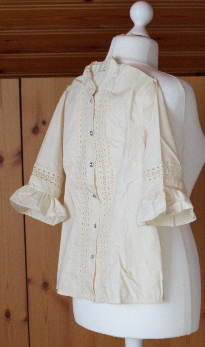 Camicette: Bluse mit Spitze hellgelb Gr. S – Usato da Flüelen venduto da Diversicum-Vintage 4