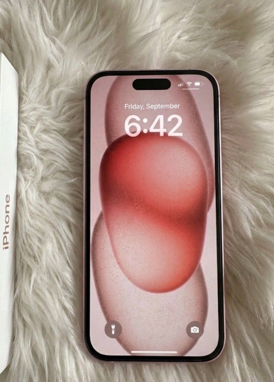 Apple Handys / Smartphones: iPhone 15 (256GB) Akku 95% – Gebraucht aus Luzern von Waince786 2