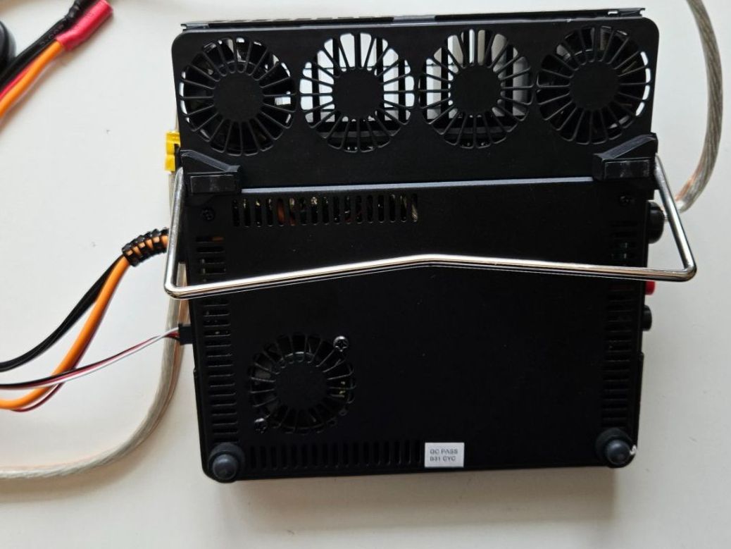 Robbe Akkus, Ladegeräte & Netzgeräte: Robbe No. 8471 PowerPeak-E1 universal Akku Ladegerät – Gebraucht aus Seengen von Wiederverwender 1