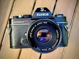 Analoge Spiegelteflexkamera Konica Autoreflex TC