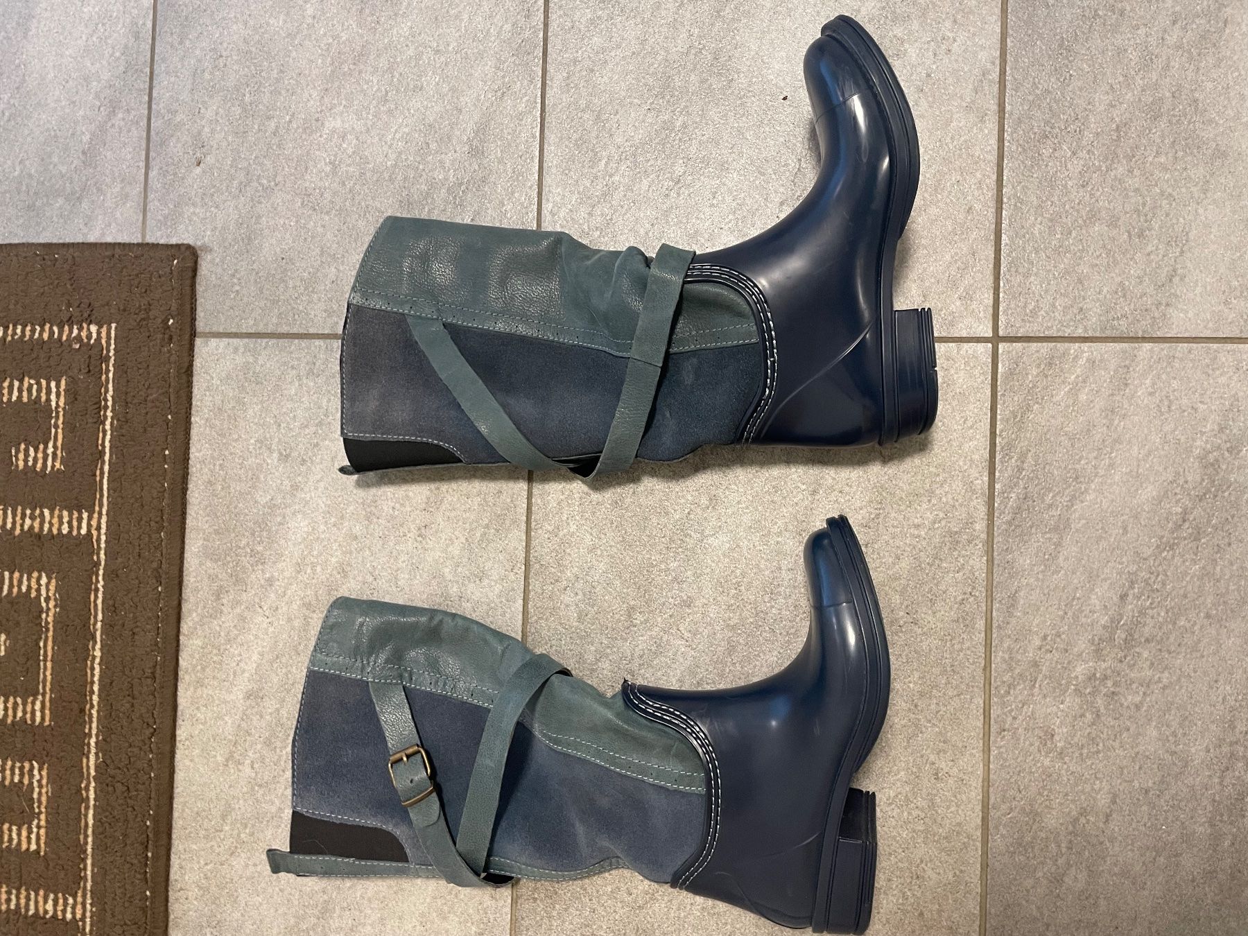 Scarpe da donna: Regen Stiefel – Usato da Niederdorf venduto da dhodach 1