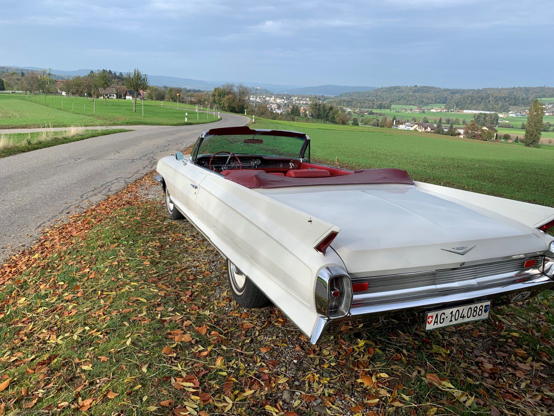 Cadillac Automobili: 1962 Cadillac Deville Cabrio / Convertible MFK Vet. – Usato da Reinach AG venduto da Conny_007 3