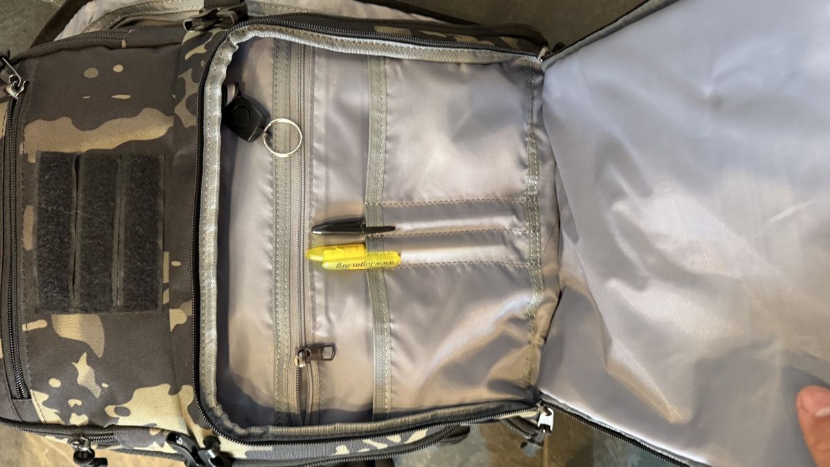 Sacs à dos: Foto Rucksack mit vielen Fächern – D'occasion à Innerferrera par kevin.s 2