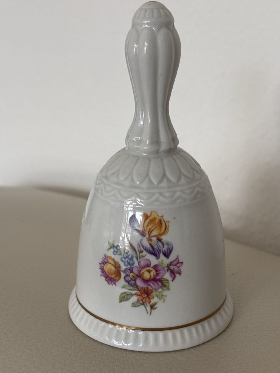 Cloches & sonnailles: Rosenthal Glocke Weihnachtskollektion Frühling Blumen 49 – D'occasion à Kriens par mir_v8ww