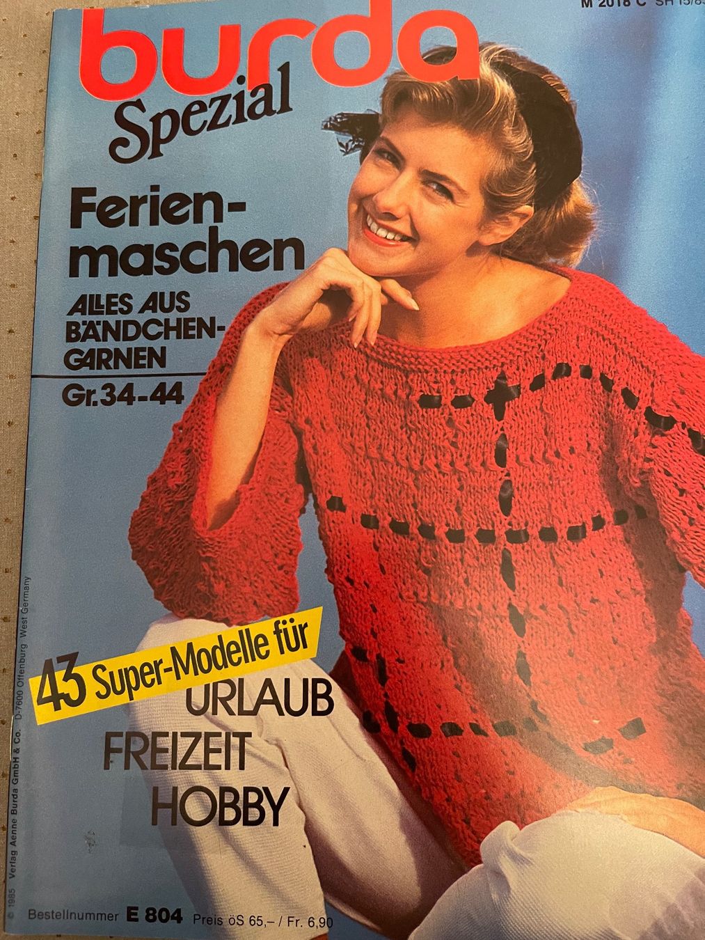 Cartamodelli: Strickheft Burda Spezial, 43 Damenmodelle, 1985 – Usato da Meggen venduto da tulipe21