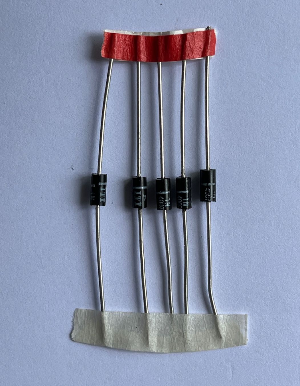 Composants électroniques: Diode 1N4007, 5 pieces – Neuf (Voir description) à Renan BE par johncactus