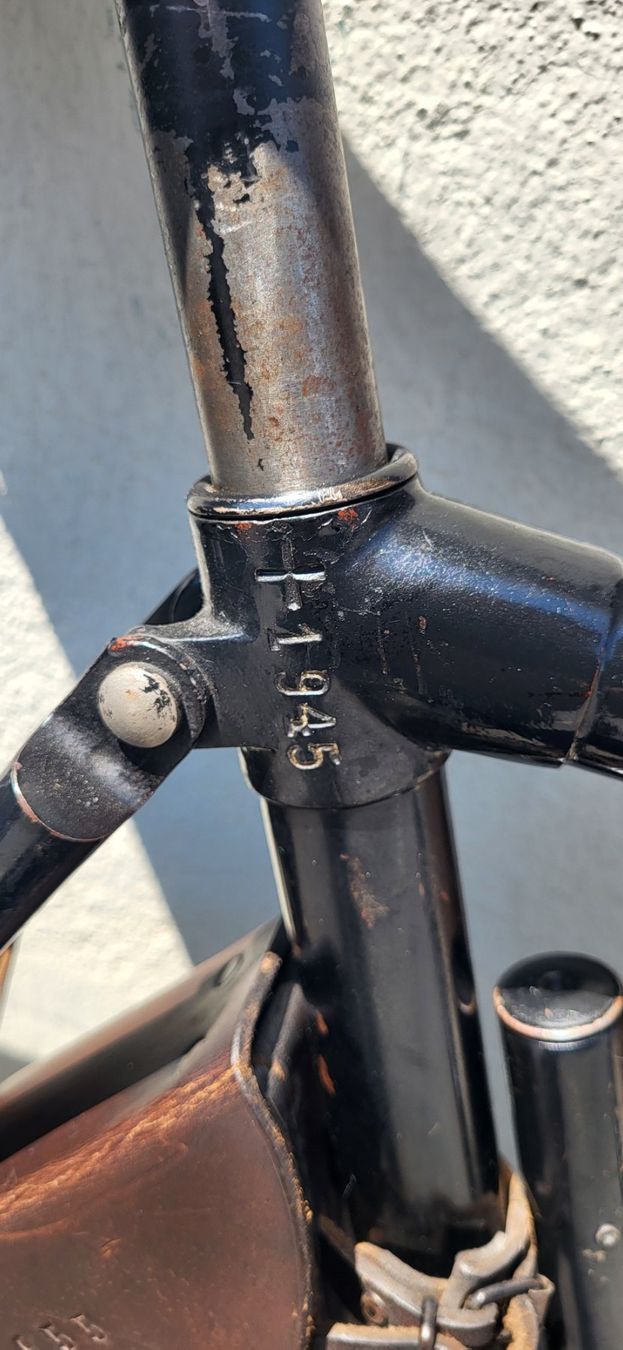 Schweizer Armee Velos: Vélo militaire 1945 – Gebraucht aus Hérémence von GregoireL 1