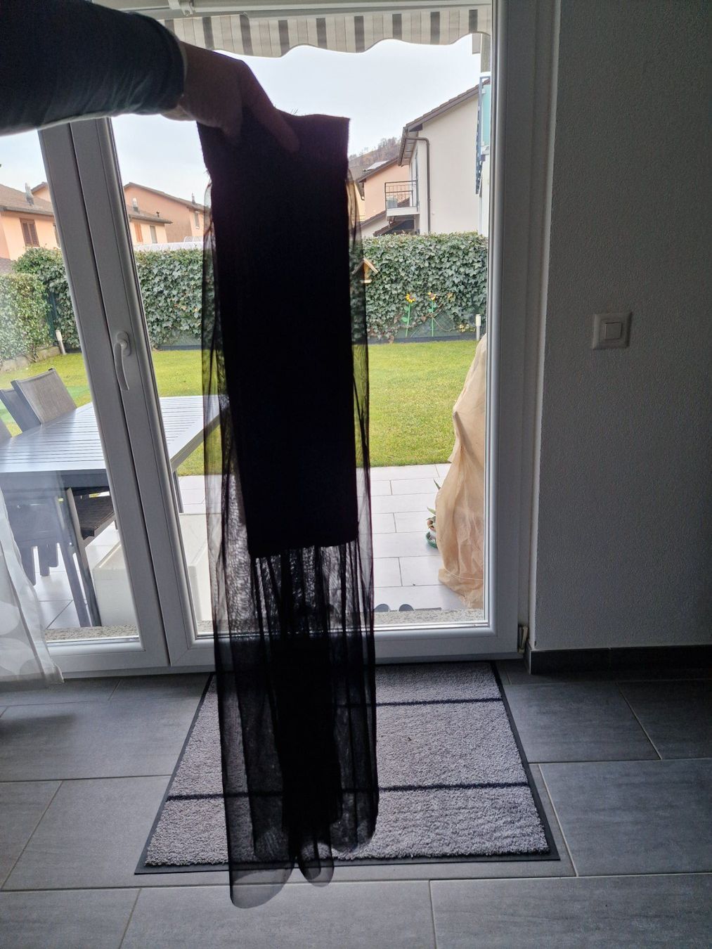 Gonne: NUNA LIE Langes Maxirock transp. mit Schlitz. gr S – Usato da Mezzovico venduto da maemy 3