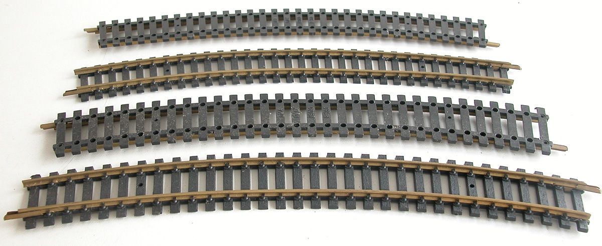 Lima Modellini di ferrovie: Lima 20 Gleise gebogen 3030 Spur H0 – Usato da Oberwil BL venduto da Klang 1