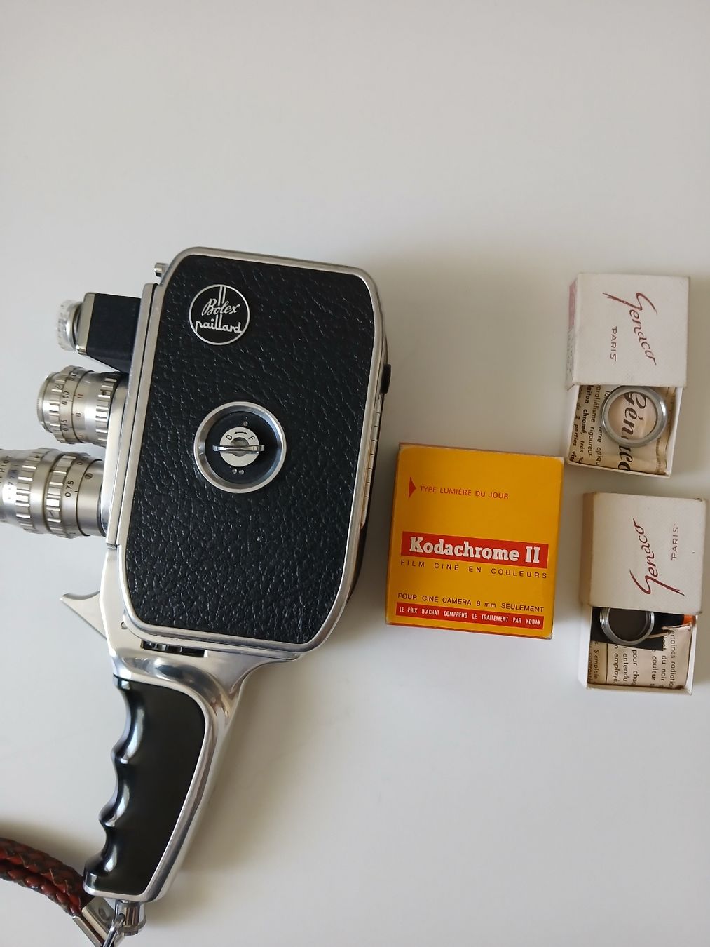 Bolex Fotocamera: Caméra Paillard Bolex B8L avec accessoires et documents – Usato da Nidau venduto da Antik65 4