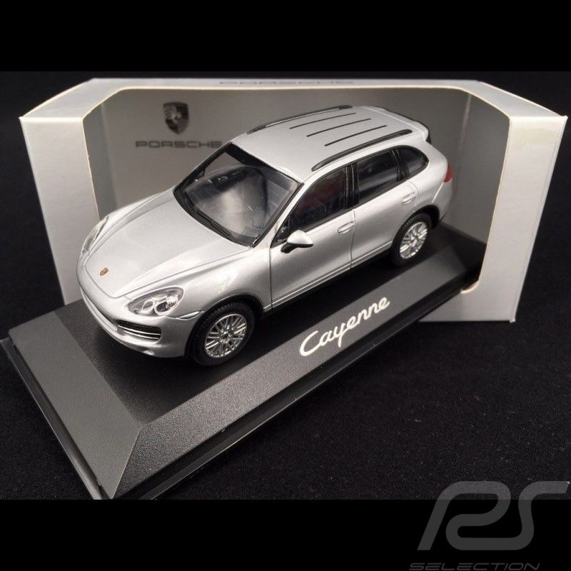 Porsche Modellautos: Porsche Cayenne 2011 silber 1:43 Minichamps – Neu und originalverpackt aus Bonstetten von Rocco02