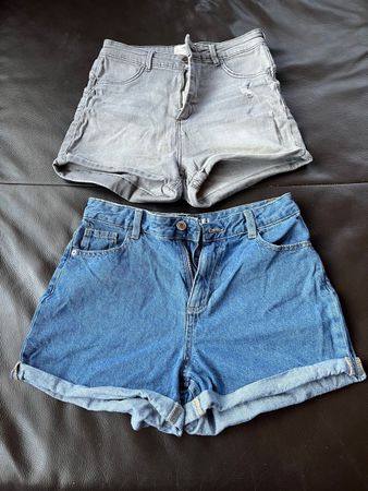 Sommer-Set: 2 Jeans Shorts, Top Zustand, Grösse 40