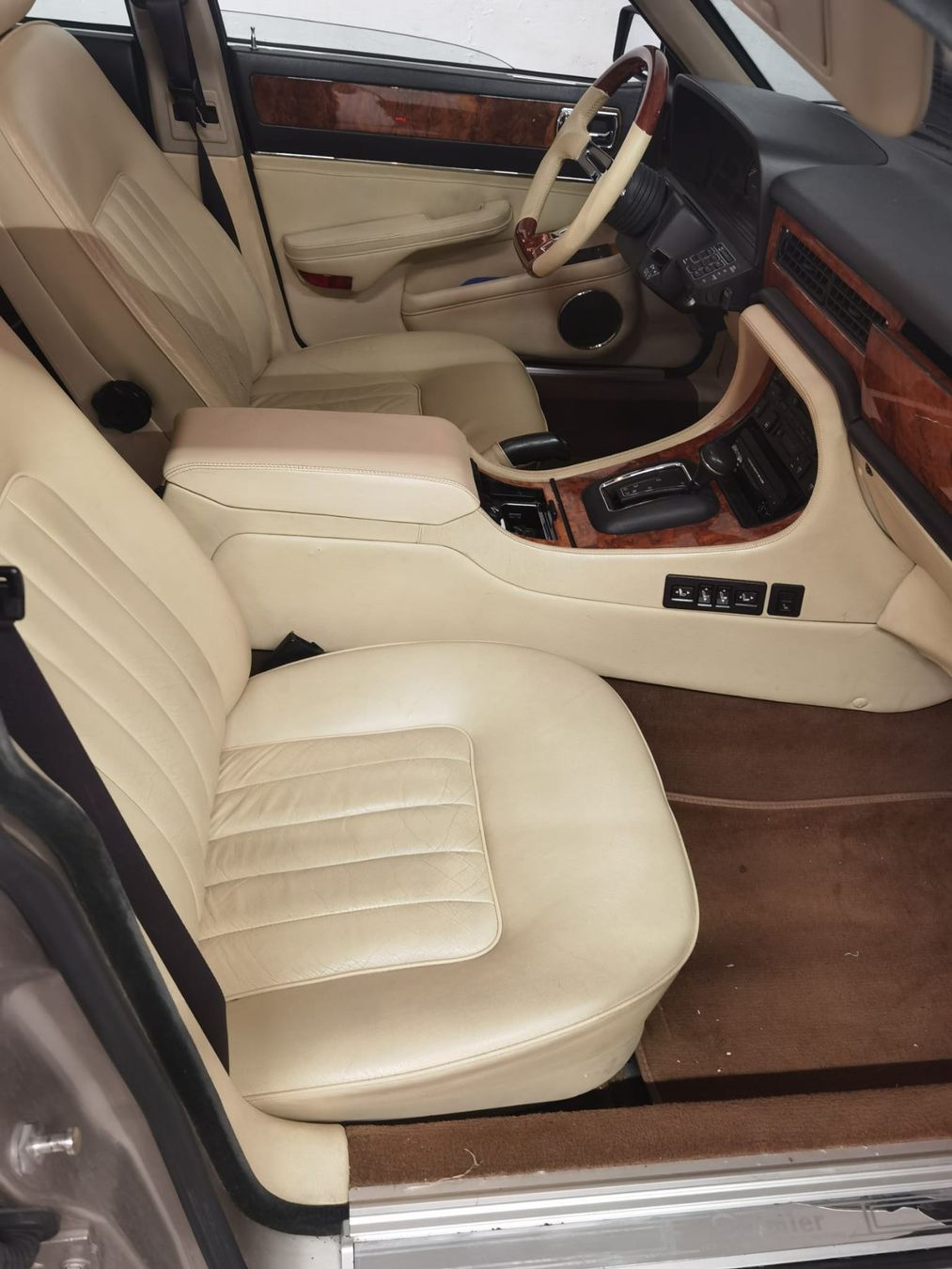 Jaguar Automobili: Daimler Jaguar Oldtimer zu verkaufen – Usato da Affoltern am Albis venduto da sva_7qsb 2