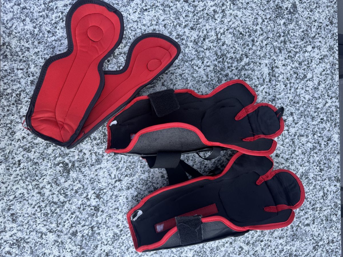 Ccm Schutz & Schoner: CCM Schoner Junior 12 Zoll / 30 cm  – Gebraucht aus Horriwil von kreidlerkari 3