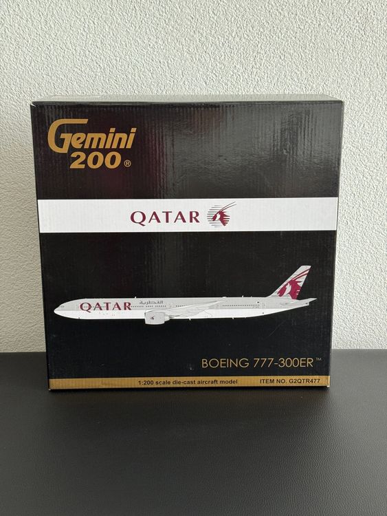 Avion Miniature Gemini Jets 1/200 - Boeing 777-300ER Qatar Airways G2QTR477, Neuf
