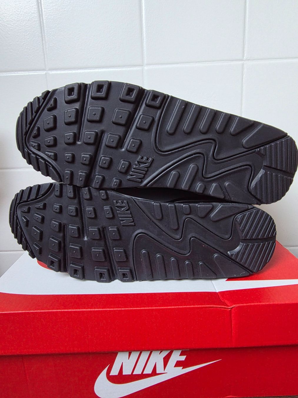 Nike Scarpe da uomo: Nike Air Max 90 Dritf – Nuovo e nell'imballaggio originale da Fleurier venduto da dav_xx8y 5