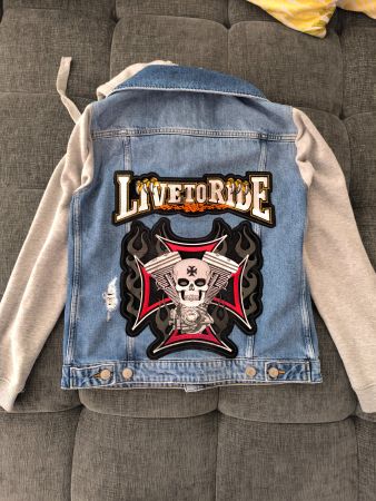Exklusive  Biker Jeans jacke Größe S mit Bilde