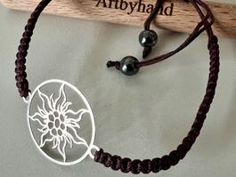 Makramee Armband mit zarter Silberblüte & Hämatitkugeln