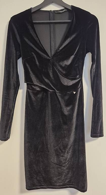 Kleider: Guess Kleid Satenkleid Gr S – Gebraucht aus Zürich von zor_grs5