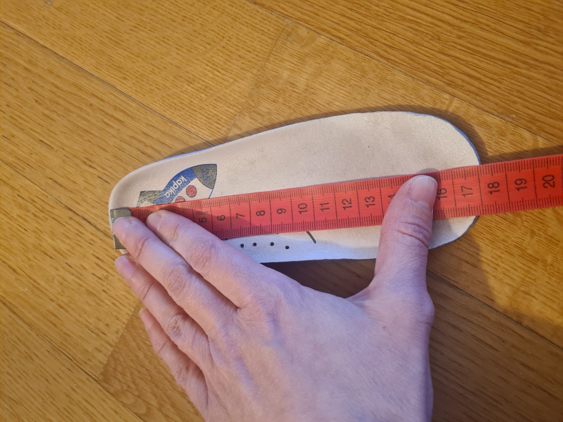 Scarpe per ragazzi: Hausschuhe Gr 28 – Usato da Zumikon venduto da daryona 4