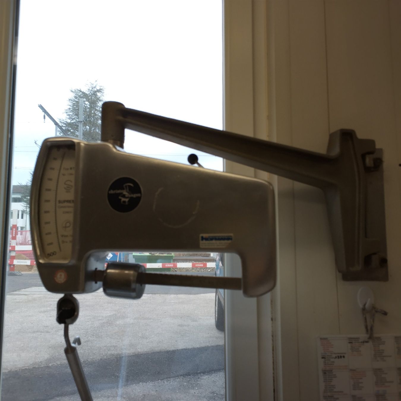 Waagen und Gewichte: Mechanische Wandwaage – Gebraucht aus Huttwil von vsrf11 1