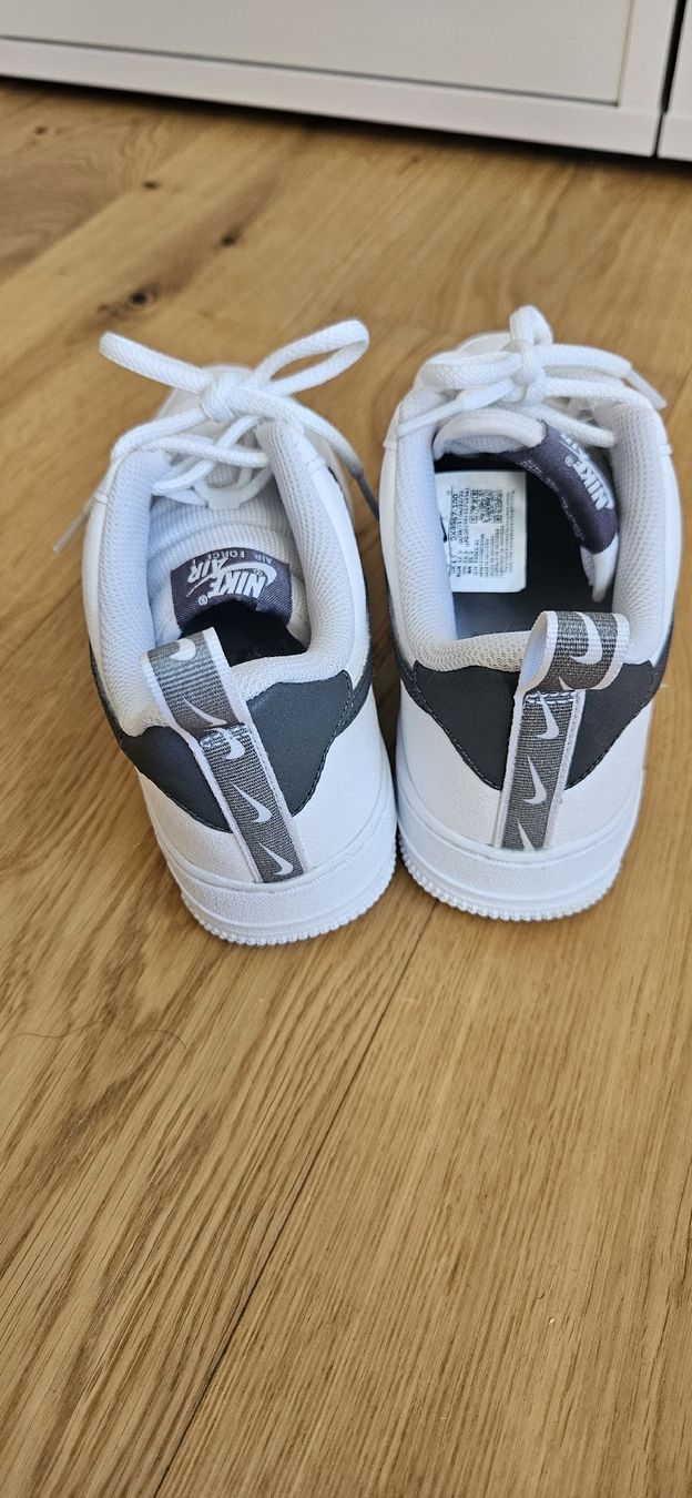 Nike Scarpe da uomo: Nike Air Force 1, Grösse 37.5 – Nuovo (secondo la descrizione) da Tobel venduto da Nicci_dee 2