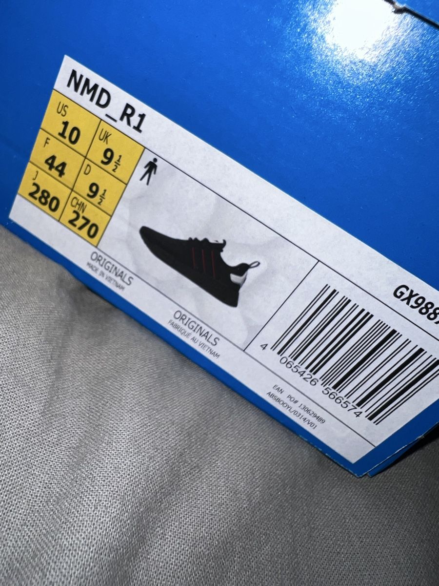Chaussures hommes: NMD R1 – Neuf avec emballage d'origine à Aarburg par jon_mw9q 6