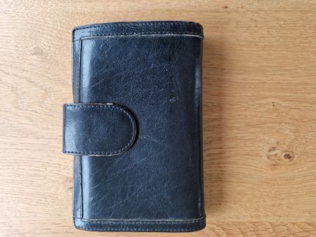 Portemonnaie aus schwarzem Leder