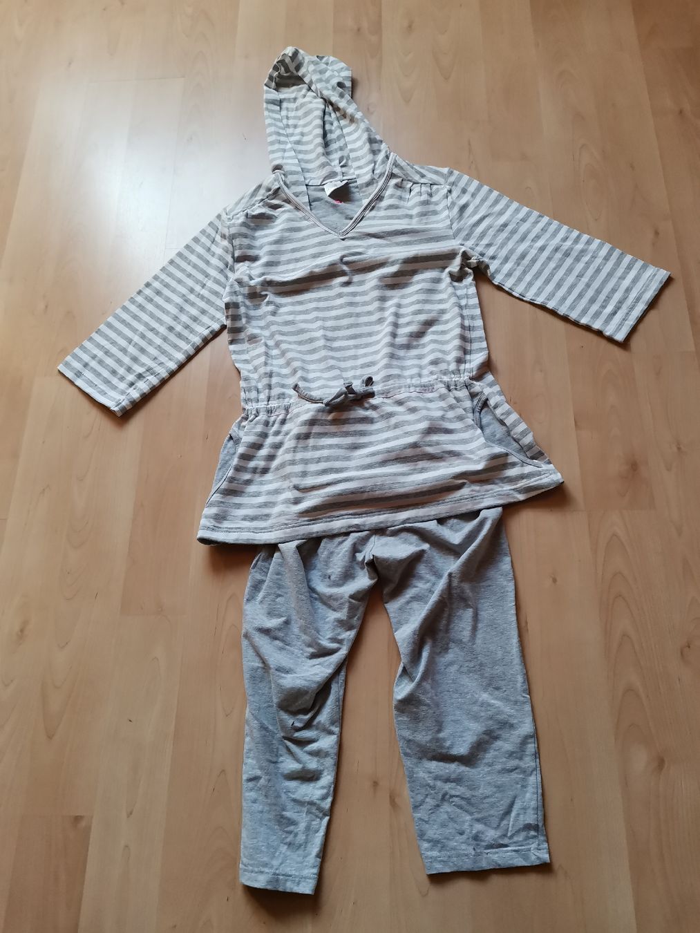 C&A Lotti di vestiti: Jogging dame t40 – Nuovo (secondo la descrizione) da Cournillens venduto da masoeur 1