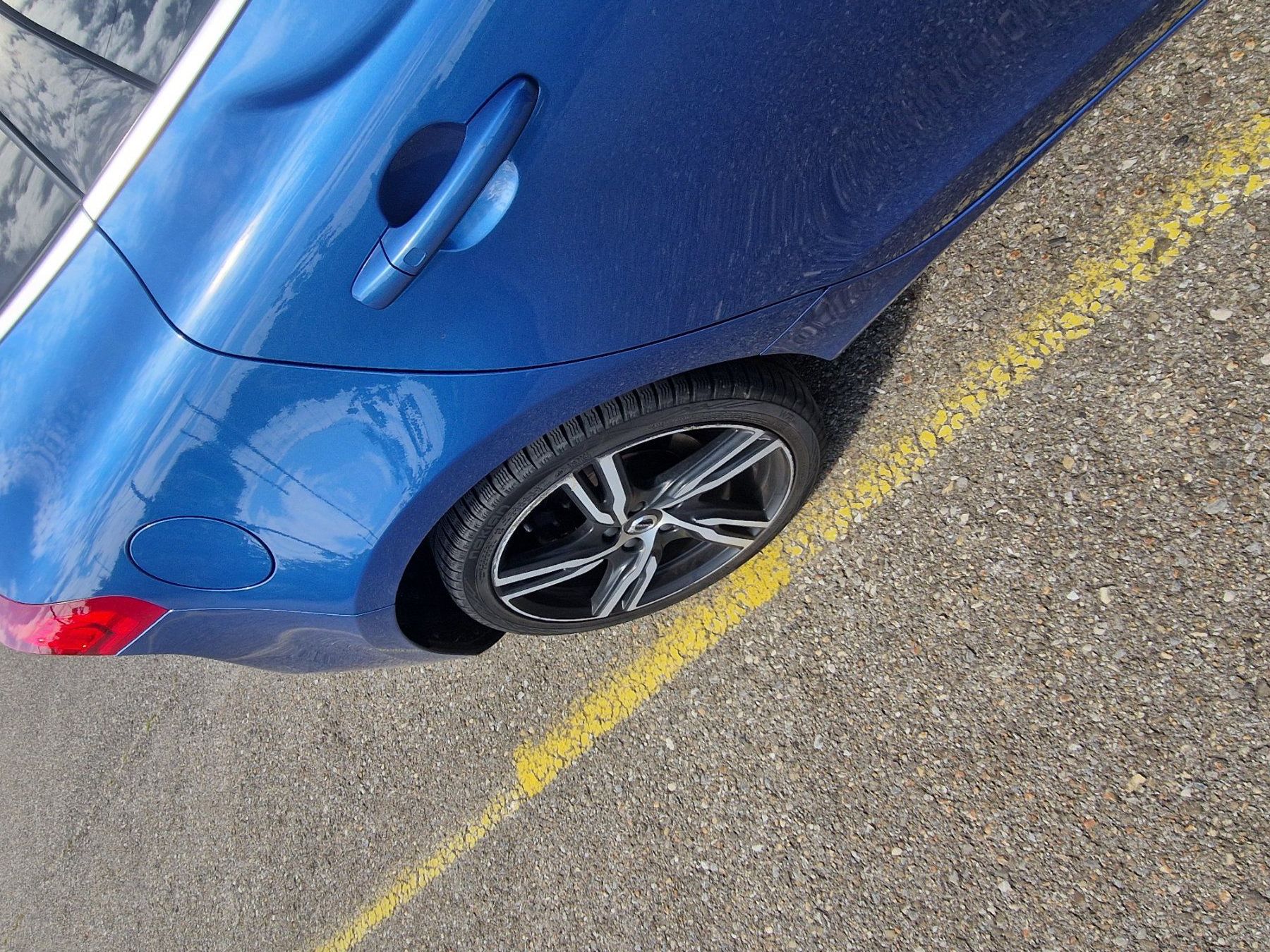 Volvo Automobili: Volvo V40 R-Desing – Usato da Bettlach venduto da Rocco2000 1