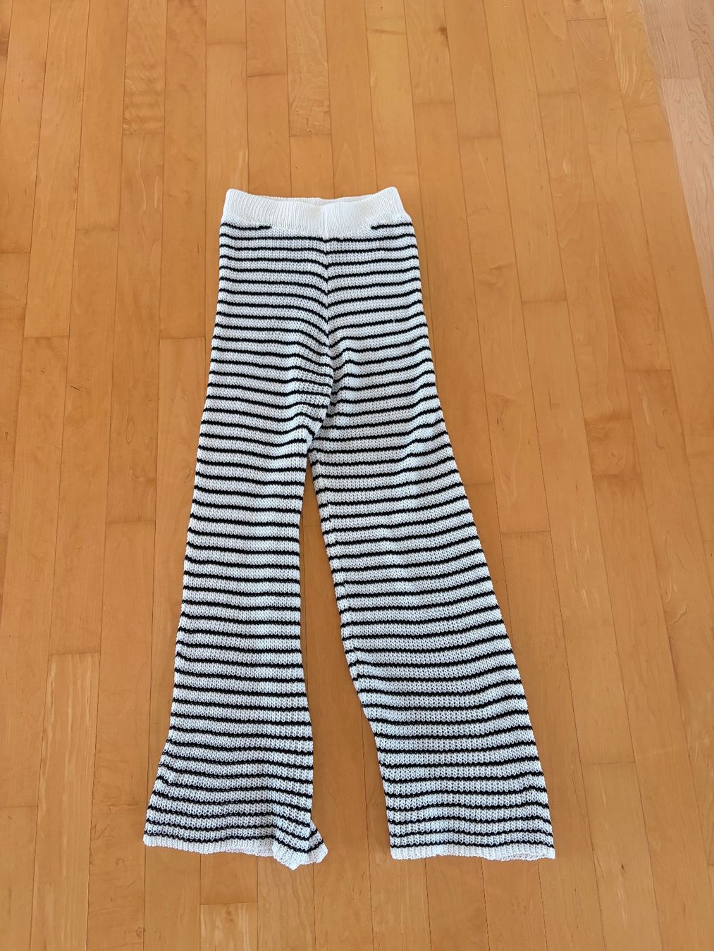 Pantaloni: Stoffhose schwarz-weiss gestreift – Nuovo (secondo la descrizione) da Urdorf venduto da roses202