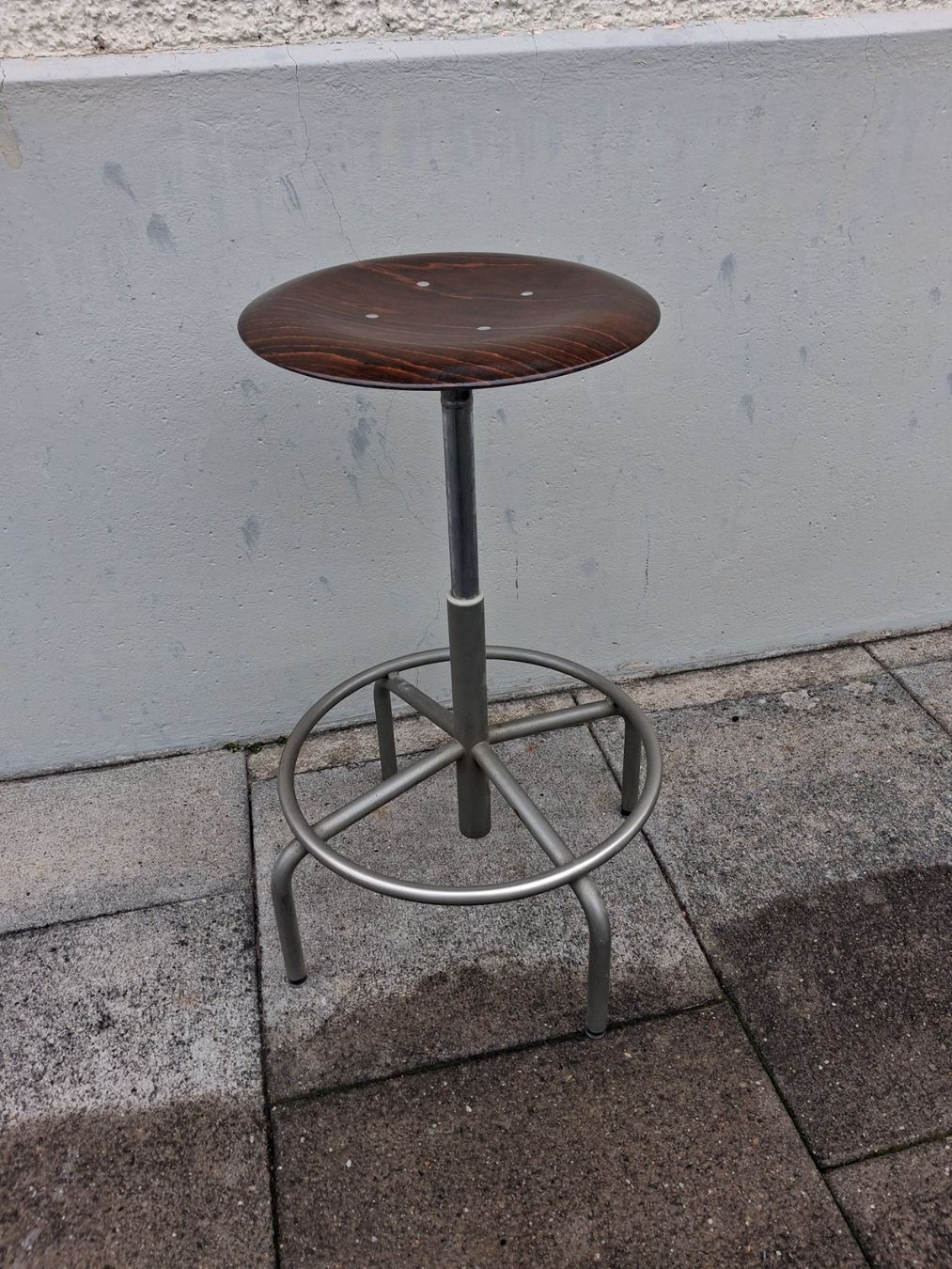 Hocker: Labor Stuhl höhenverstellbar – Gebraucht aus Winterthur von lampenretter 1