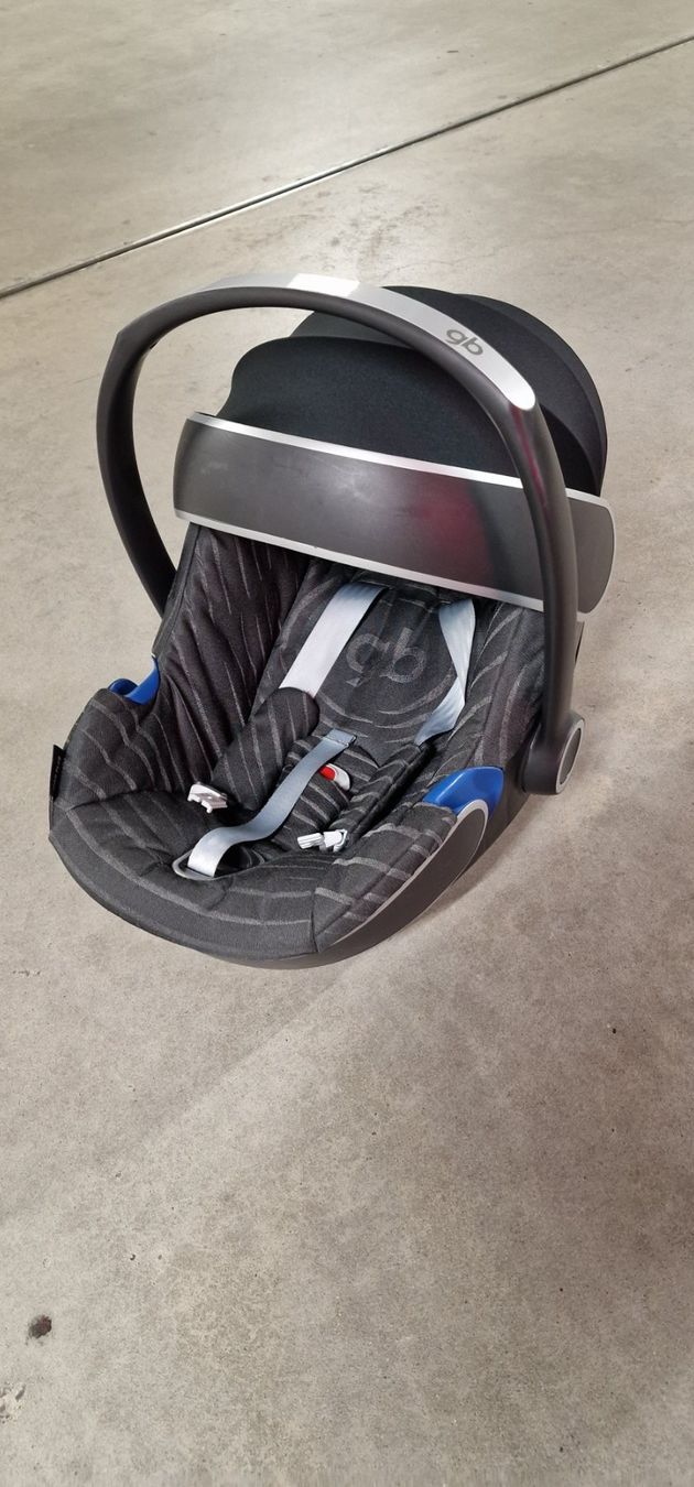 Seggiolini per auto: Babyschale GB Idan Plus Lux Black – Usato da Zürich venduto da Sisqon