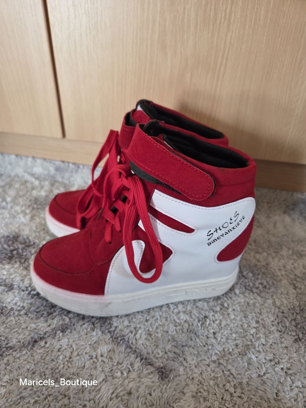 Scarpe da donna: Schuhe mit verstecktem Keilabsatz, Größe 35 – Usato da Winterthur venduto da Maricels_Boutique 5
