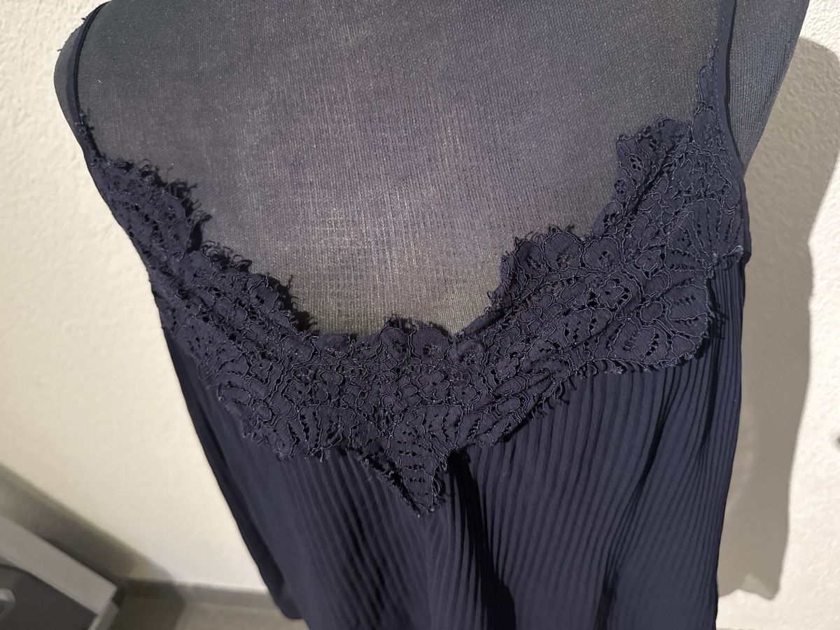 Only Tops: Damen Top ONLY dunkelblau Grösse 34  – Neu (gemäss Beschreibung) aus Freidorf TG von nad_fxh7 1