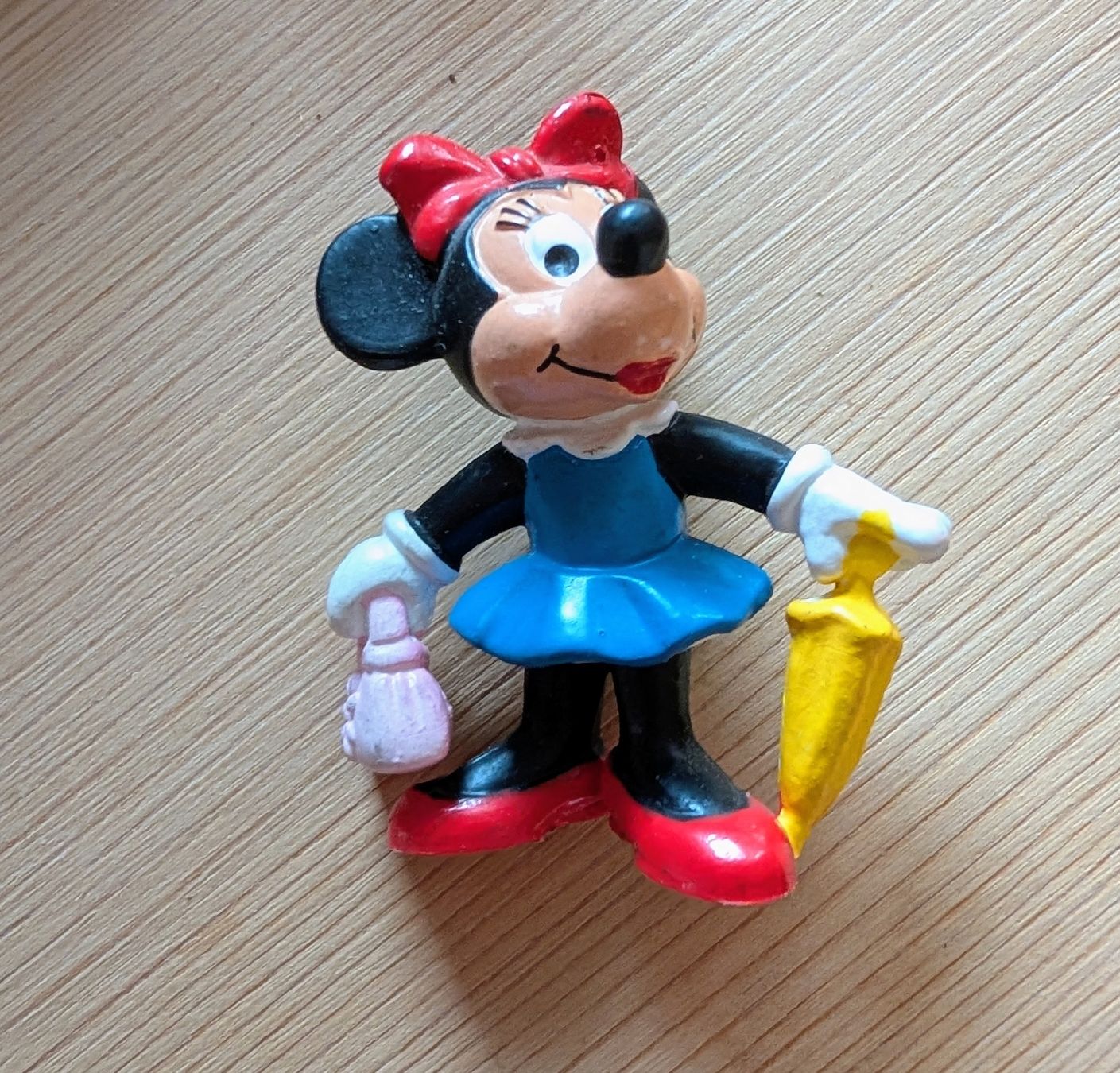 Bullyland Statuette: Minnie Mouse Figur mit Regenschirm-Bully – Usato da Nänikon venduto da Haexli_70 3