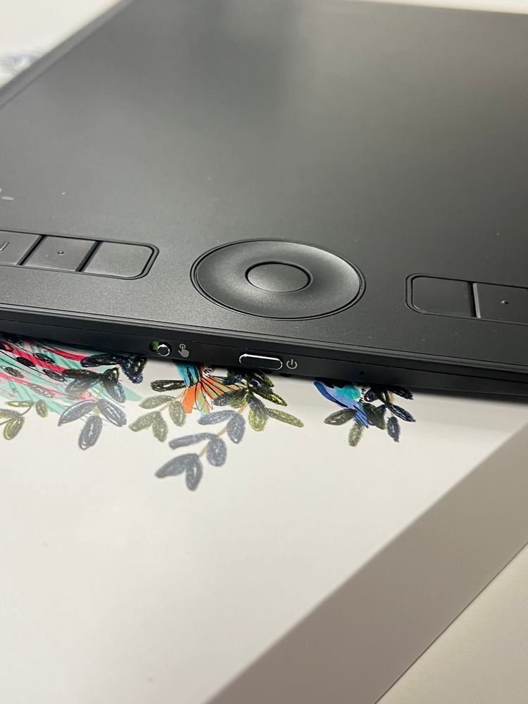 Wacom Tablet PC: Wacom Stifttablet Intuos Pro M – Nuovo (secondo la descrizione) da Basel venduto da Xani 4