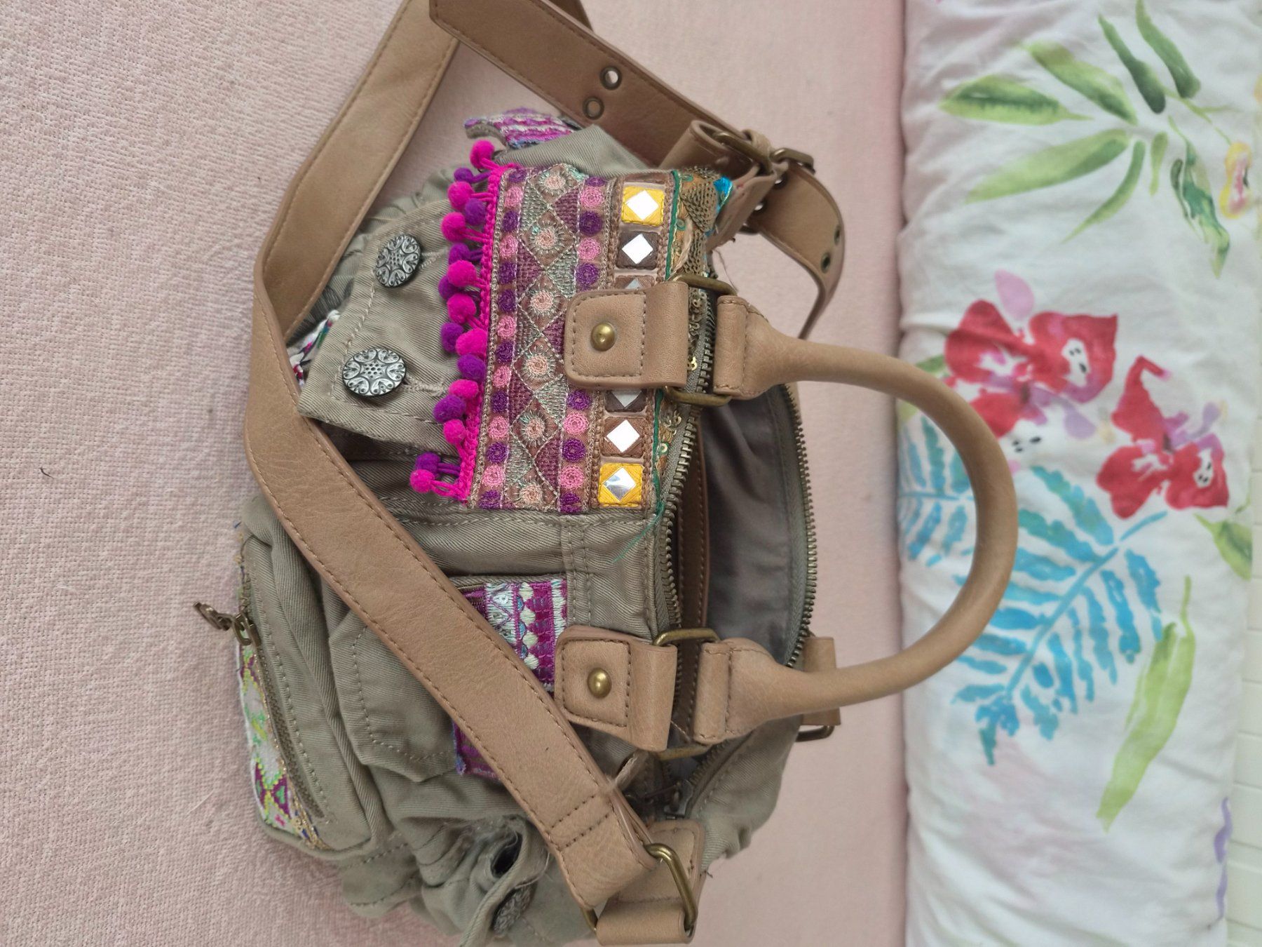 Desigual Taschen für Damen: Handtasche desigual – Gebraucht aus Leutwil von gno_dn7j 3