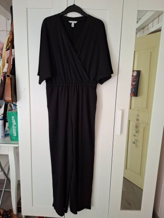 Jumpsuit schwarz Grösse L neuwertig