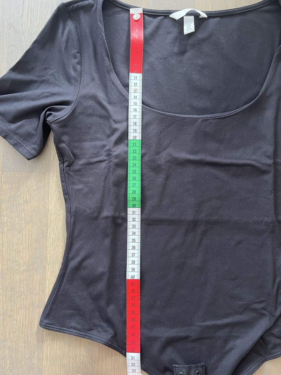 H&M Top: Schwarzer H&M Body – Usato da Kriens venduto da Krienserin_T 3