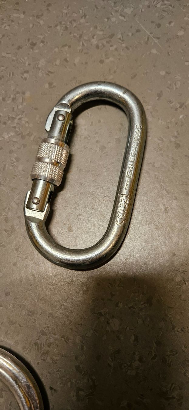 Attrezzatura da arrampicata: YOKE Karabiner – Nuovo (secondo la descrizione) da Baar venduto da Vel...Baar45